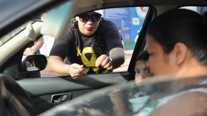 Paraguassu FM 87.9 — Amapá abre programação ‘Maio Amarelo’ que combate acidentes no trânsito Secom AP/Divulgação Iniciou nesta terça-feira (2) a campanha do Maio Amarelo no Amapá. Segundo o Departamento Estadual de Trânsito do Amapá (Detran-AP), a iniciativa busca alertar e sensibilizar condutores e pedestres para evitar acidentes de trânsito. Segundo Rorinaldo Gonçalves, diretor presidente do Detran-AP, durante todo o mês de maio, devem ser realizados trabalhos educativos nas escolas, passeios ciclísticos, além de blitzen educativas e repressivas. A abertura da programação foi realizada em uma blitz educativa durante a manhã desta terça na Rodovia Duca Serra, na Zona Oeste de Macapá. “A rodovia [&hellip;]