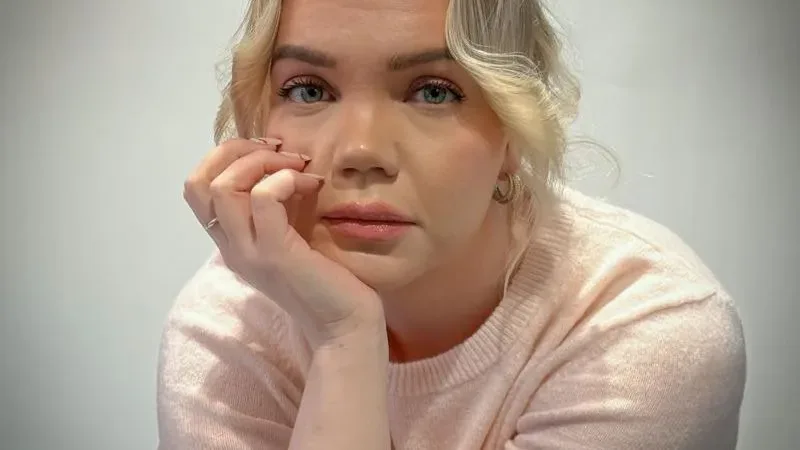 Grande Serra Ouricuri — Meri-Tuuli Auer contou à sua terapeuta coisas sobre sua vida que não queria que sua família mais próxima soubesse Elina Tossavainen via BBC Assim que Meri-Tuuli Auer viu o assunto do e-mail na pasta de spam, soube que aquele não era um spam comum. Ele continha seu nome completo e número de seguro social – o equivalente na Finlândia ao CPF brasileiro. O e-mail estava cheio de detalhes sobre ela que ninguém mais deveria saber. O remetente sabia que ela estava fazendo psicoterapia por meio de uma empresa chamada Vastaamo. Disseram que haviam invadido o banco de dados de pacientes [&hellip;]